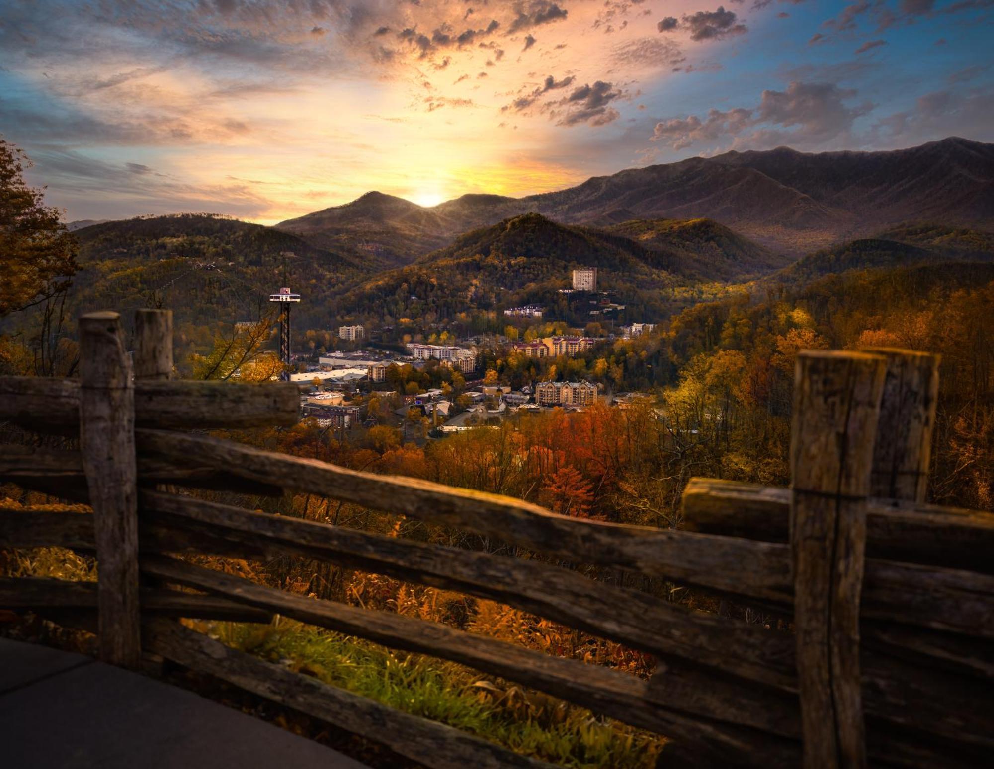 Mountain Eden, Hot Tub, Resort Pool, Wifi, 1089 Free Tickets Each Paid Day, Dollywood And More Gatlinburg Exterior foto