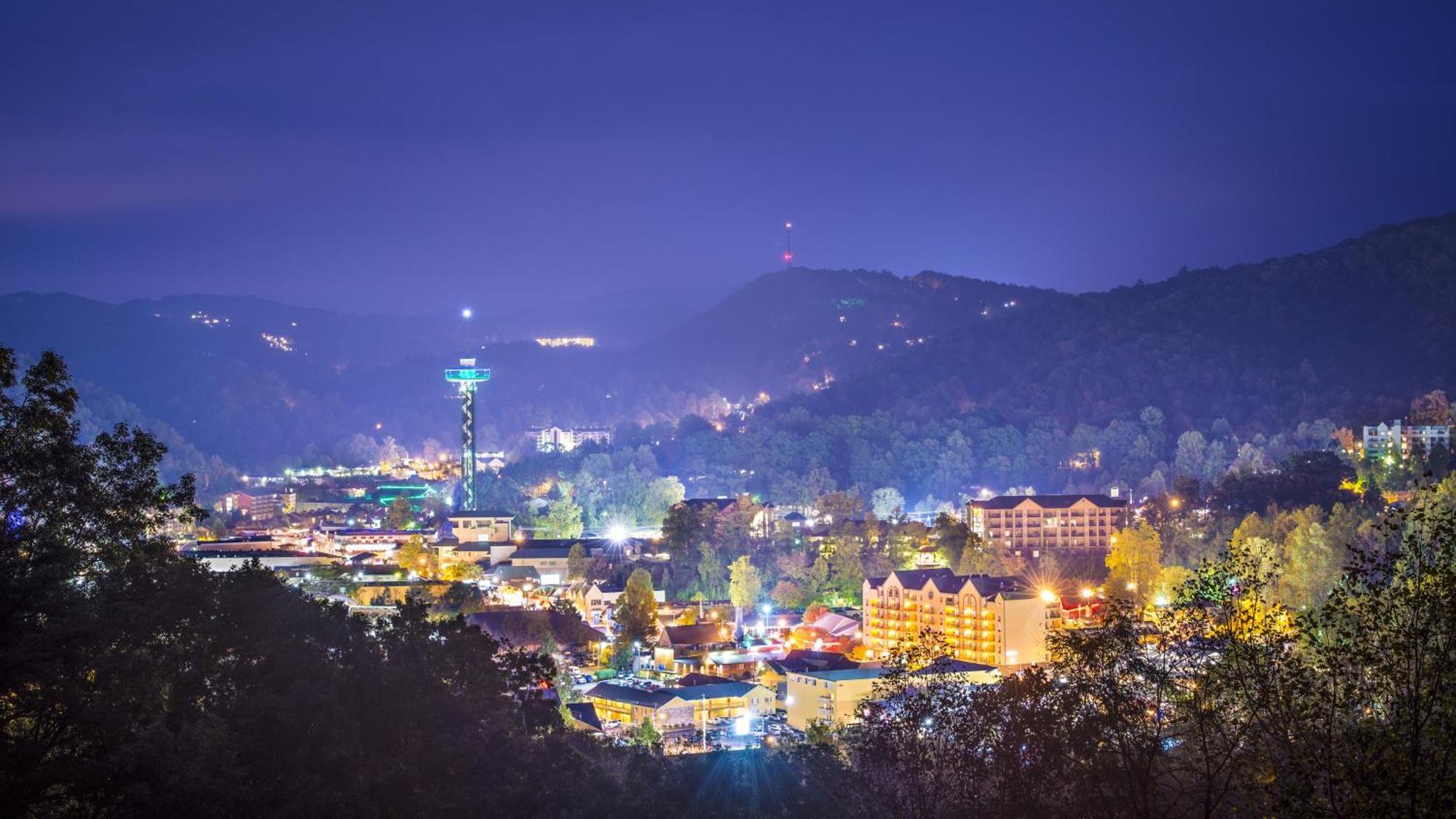 Mountain Eden, Hot Tub, Resort Pool, Wifi, 1089 Free Tickets Each Paid Day, Dollywood And More Gatlinburg Exterior foto